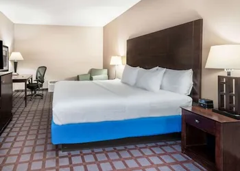 La Quinta Inn & Suites by Wyndham Bozeman hotel thumbnail 7