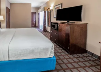 La Quinta Inn & Suites by Wyndham Bozeman hotel thumbnail 8