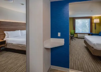 Holiday Inn Express and Suites Modesto by IHG hotel thumbnail 2