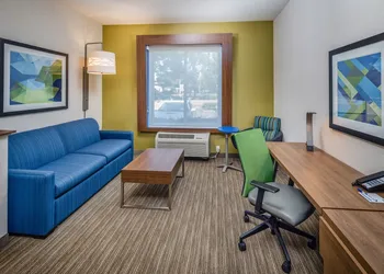 Holiday Inn Express and Suites Modesto by IHG hotel thumbnail 4