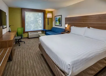 Holiday Inn Express and Suites Modesto by IHG hotel thumbnail 6