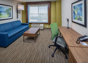 Holiday Inn Express and Suites Modesto by IHG hotel thumbnail 8