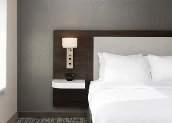 Hampton Inn & Suites Manteca hotel thumbnail 7