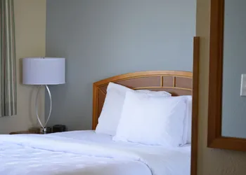 MainStay Suites Dubuque at Hwy 20 hotel thumbnail 6