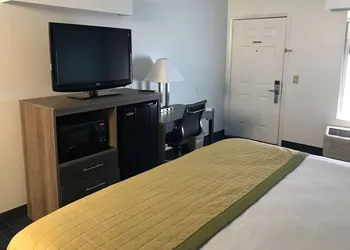 Baymont by Wyndham Anderson Clemson hotel thumbnail 4