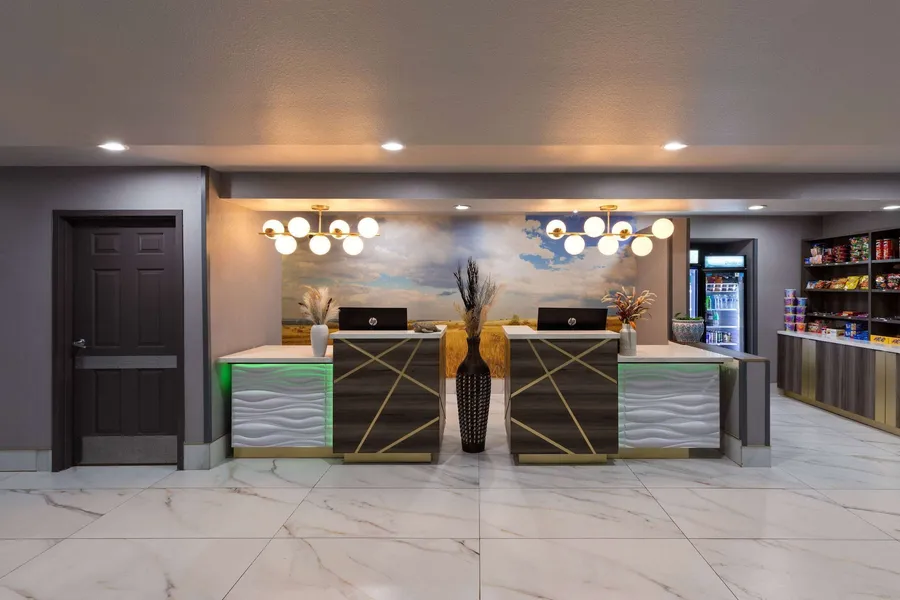 La Quinta Inn & Suites by Wyndham Olathe hotel detail image 2