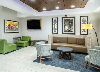 Holiday Inn Express & Suites Olathe South by IHG hotel thumbnail 2