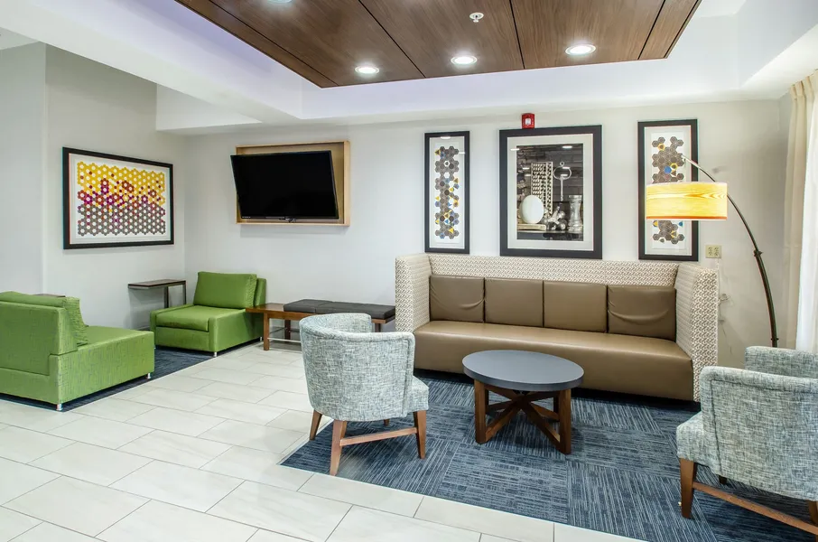 Holiday Inn Express & Suites Olathe South by IHG hotel detail image 2