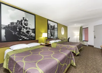 Super 8 by Wyndham Gainesville hotel thumbnail 5