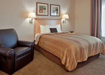 Candlewood Suites Olathe by IHG hotel thumbnail 2