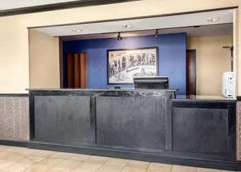Super 8 by Wyndham Hanover hotel thumbnail 3