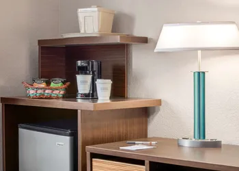 Super 8 by Wyndham Hanover hotel thumbnail 4