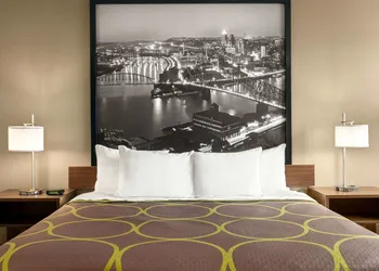 Super 8 by Wyndham Hanover hotel thumbnail 5