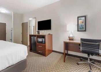 Comfort Inn & Suites Johnstown - Richland Town Center hotel thumbnail 8