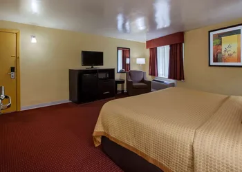 Days Inn by Wyndham Donegal hotel thumbnail 6