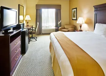 Holiday Inn Express & Suites Texarkana by IHG hotel thumbnail 5