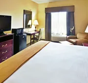Holiday Inn Express & Suites Texarkana by IHG hotel detail image 7