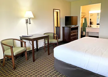 Roadstar Hotel Zephyrhills hotel thumbnail 5