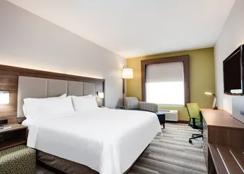 Holiday Inn Express Hotel & Suites Clewiston by IHG hotel thumbnail 3