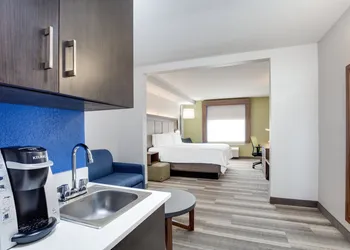 Holiday Inn Express Hotel & Suites Clewiston by IHG hotel thumbnail 4