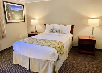 Baymont by Wyndham Texarkana hotel thumbnail 5