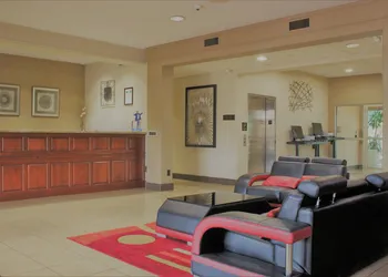 Hawthorn Extended Stay by Wyndham Bloomington hotel thumbnail 2
