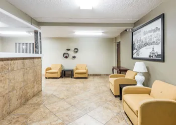 Super 8 by Wyndham Bloomington/Normal hotel thumbnail 3