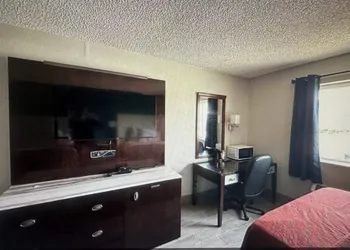 Rodeway Inn Bloomington - Normal West hotel thumbnail 6