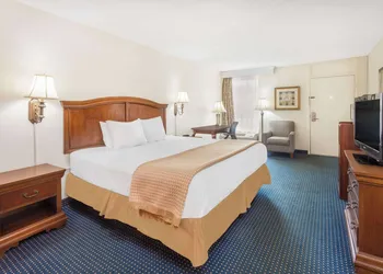 Baymont by Wyndham Rocky Mount I-95 hotel thumbnail 8