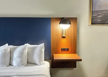La Quinta Inn by Wyndham Huntsville Research Park hotel thumbnail 5