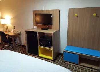 Days Inn & Suites by Wyndham Huntsville hotel thumbnail 6
