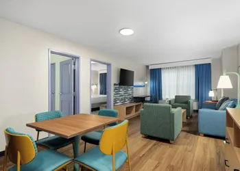 Garner Hotel Madison Huntsville Airport by IHG hotel thumbnail 7