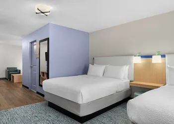 Garner Hotel Madison Huntsville Airport by IHG hotel thumbnail 3