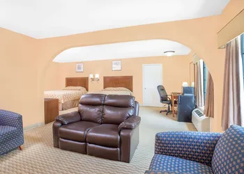 Super 8 by Wyndham San Angelo hotel thumbnail 3