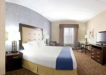 Holiday Inn Express Hotel & Suites BYRAM by IHG hotel thumbnail 7