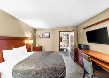 Econo Lodge Texarkana I-30 hotel thumbnail 8