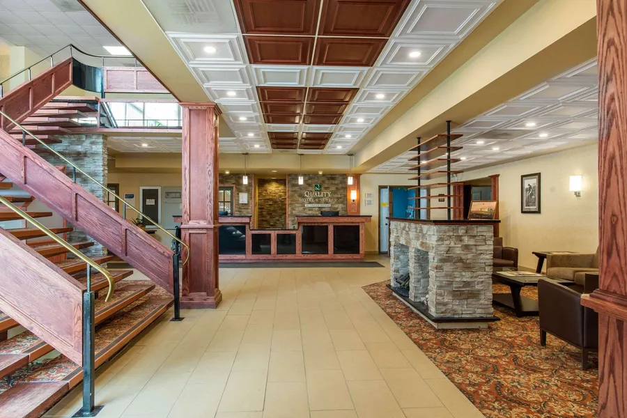 Quality Hotel & Suites hotel detail image 2