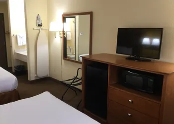Baymont by Wyndham Port Huron hotel thumbnail 3