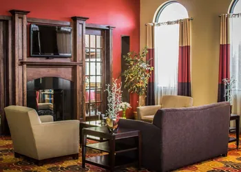 Quality Inn & Suites Port Huron hotel thumbnail 2
