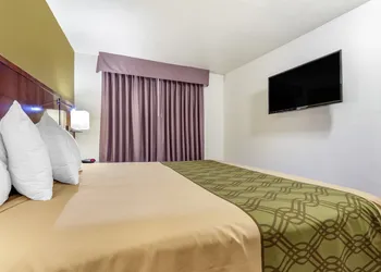 Rose City Inn & Suites hotel thumbnail 6