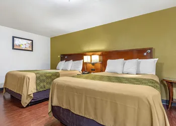 Rose City Inn & Suites hotel thumbnail 7