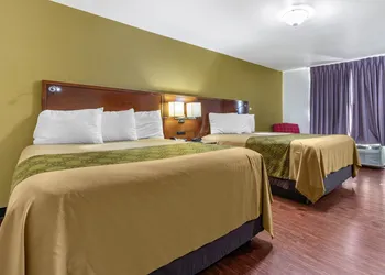 Rose City Inn & Suites hotel thumbnail 8