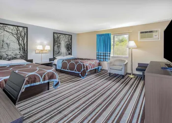 Super 8 by Wyndham Marysville/Port Huron Area hotel thumbnail 8