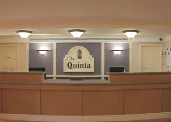 La Quinta Inn by Wyndham Tyler hotel thumbnail 2