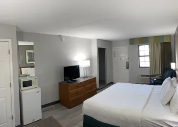 La Quinta Inn by Wyndham Tyler hotel thumbnail 7