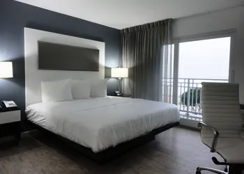 Lotus Boutique Inn & Suites hotel thumbnail 3
