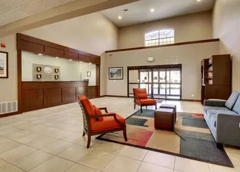 Comfort Suites Tyler South hotel thumbnail 3