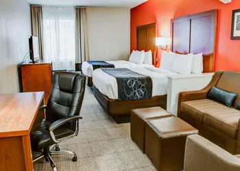 Comfort Suites Tyler South hotel thumbnail 6