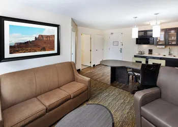 Candlewood Suites Tyler by IHG hotel thumbnail 8
