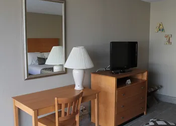 Beachside Motel hotel thumbnail 6